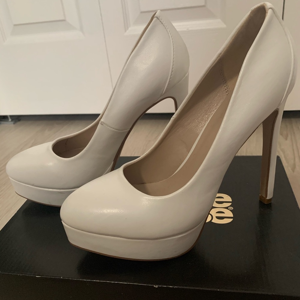 White Charlotte Russe High heel pumps
